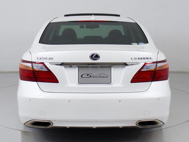 ★クリアランスソナー（前後コーナーセンサー）が付いています！フロント＆リアにセンサーがあり、障害物に近づくと警告音が鳴り、更にはマルチ画面上にも表示されます！すごく便利な人気装備です！！