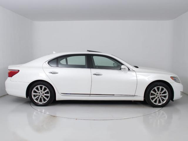 社外アルミホイール取付・スピンドルエアロ取付・各メーカーエアロ取付・車高調・ローダウン・ライトカスタム・スモークフィルム施工ＯＫ！お気軽にご相談下さい！