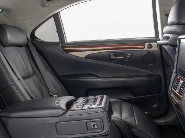 当社では、一般のクリーニングでは満足せず、オゾンを利用した、根本的な脱臭・消臭・除菌クリーニングも承っております！