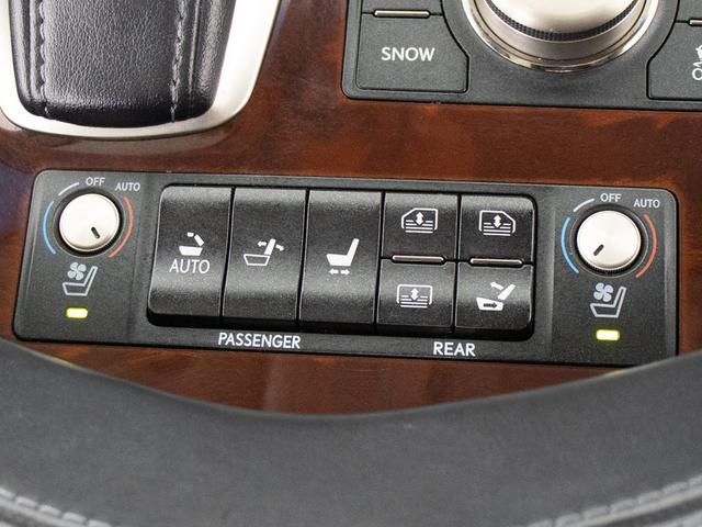 ★快適エアシート＆シートヒーターを装備しています！高級車ならではの装備です！シートが暖まる機能！シートから冷風が出る機能！どちらも付いています！！寒い冬も、暑い夏も快適にご乗車頂けますよ！！