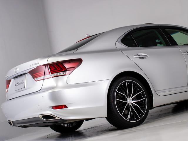ＬＳ ＬＳ４６０　バージョンＣ　Ｉパッケージ　後期型（禁煙車）（サンルーフ）（新品２０インチアルミ＆タイヤ）（黒本革シート）（記録簿１１枚）（３連眼ＬＥＤヘッドライト）（パワートランク）助手席オットマン　エアサスコントローラー　衝突軽減ブレーキ（23枚目）