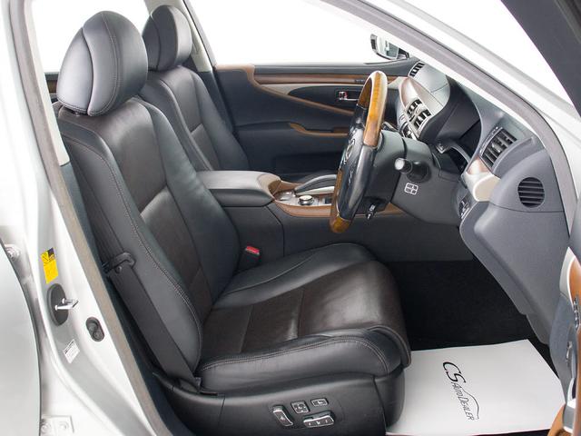 ＬＳ ＬＳ４６０　バージョンＣ　Ｉパッケージ　後期型（禁煙車）（サンルーフ）（新品２０インチアルミ＆タイヤ）（黒本革シート）（記録簿１１枚）（３連眼ＬＥＤヘッドライト）（パワートランク）助手席オットマン　エアサスコントローラー　衝突軽減ブレーキ（37枚目）