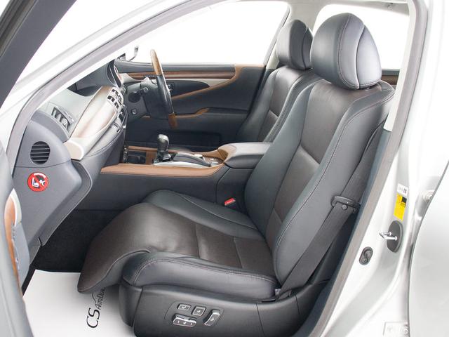 ＬＳ ＬＳ４６０　バージョンＣ　Ｉパッケージ　後期型（禁煙車）（サンルーフ）（新品２０インチアルミ＆タイヤ）（黒本革シート）（記録簿１１枚）（３連眼ＬＥＤヘッドライト）（パワートランク）助手席オットマン　エアサスコントローラー　衝突軽減ブレーキ（38枚目）