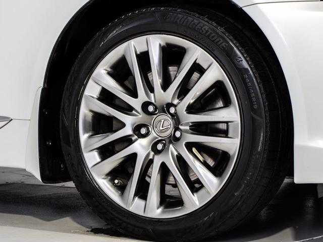LS LS600hL (後期)(禁煙)(リアエンター)(マークレビンソン) (サンルーフ)(黒本革)(プリクラッシュセーフティ)(レーダークルーズコントロール)(レーンキープアシスト)(Cソナー)(Bスポットモニター)(16枚目)