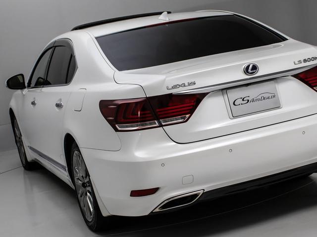 LS LS600hL (後期)(禁煙)(リアエンター)(マークレビンソン) (サンルーフ)(黒本革)(プリクラッシュセーフティ)(レーダークルーズコントロール)(レーンキープアシスト)(Cソナー)(Bスポットモニター)(23枚目)