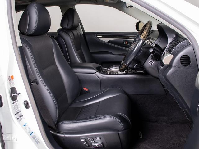 LS LS600hL (後期)(禁煙)(リアエンター)(マークレビンソン) (サンルーフ)(黒本革)(プリクラッシュセーフティ)(レーダークルーズコントロール)(レーンキープアシスト)(Cソナー)(Bスポットモニター)(32枚目)