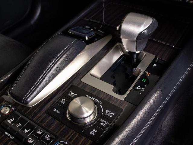 LS LS600hL (後期)(禁煙)(リアエンター)(マークレビンソン) (サンルーフ)(黒本革)(プリクラッシュセーフティ)(レーダークルーズコントロール)(レーンキープアシスト)(Cソナー)(Bスポットモニター)(40枚目)