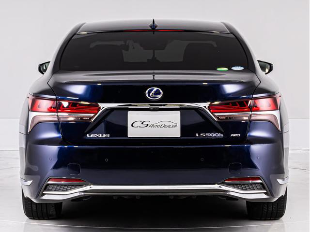 LS LS500h バージョンL (ワンオーナー)(禁煙車)(4WD)(黒本革シート)(記録簿12枚)(レクサスセーフティシステム+A)パノラミックビュー ハンズフリーパワートランク デジタルインナーミラー シーケンシャルウィンカー(18枚目)