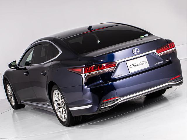 LS LS500h バージョンL (ワンオーナー)(禁煙車)(4WD)(黒本革シート)(記録簿12枚)(レクサスセーフティシステム+A)パノラミックビュー ハンズフリーパワートランク デジタルインナーミラー シーケンシャルウィンカー(21枚目)