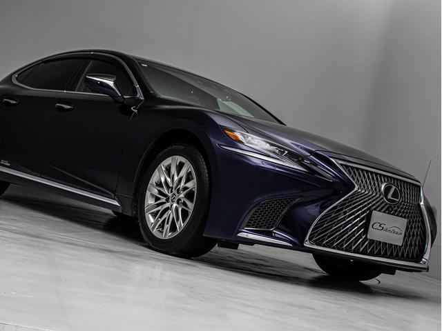 LS LS500h バージョンL (ワンオーナー)(禁煙車)(4WD)(黒本革シート)(記録簿12枚)(レクサスセーフティシステム+A)パノラミックビュー ハンズフリーパワートランク デジタルインナーミラー シーケンシャルウィンカー(29枚目)