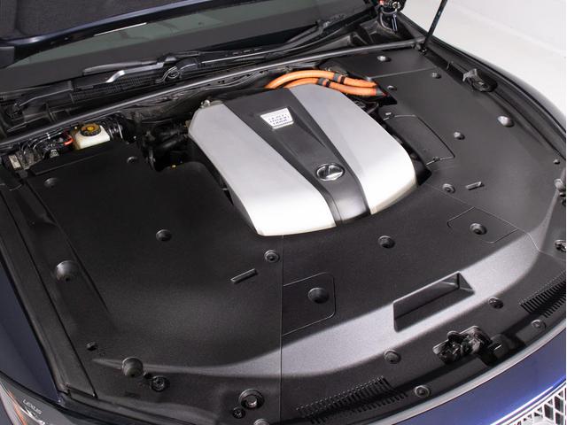 LS LS500h バージョンL (ワンオーナー)(禁煙車)(4WD)(黒本革シート)(記録簿12枚)(レクサスセーフティシステム+A)パノラミックビュー ハンズフリーパワートランク デジタルインナーミラー シーケンシャルウィンカー(32枚目)