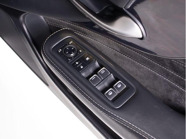 LS LS500h バージョンL (ワンオーナー)(禁煙車)(4WD)(黒本革シート)(記録簿12枚)(レクサスセーフティシステム+A)パノラミックビュー ハンズフリーパワートランク デジタルインナーミラー シーケンシャルウィンカー(44枚目)