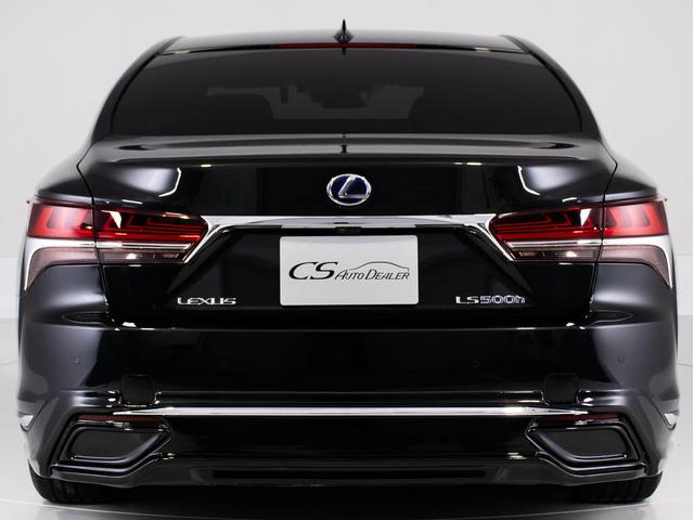 LS LS500h エグゼクティブ (禁煙車)(ワンオーナー)(マークレビンソン)(リヤモニター)(レクサスセーフティシステム+A)(フルエアロ)(点検記録簿20枚)パノラミックビューモニター ハンズフリーパワートランク 黒本革シート(19枚目)