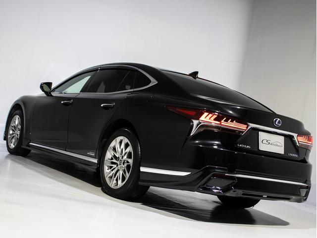 LS LS500h エグゼクティブ (禁煙車)(ワンオーナー)(マークレビンソン)(リヤモニター)(レクサスセーフティシステム+A)(フルエアロ)(点検記録簿20枚)パノラミックビューモニター ハンズフリーパワートランク 黒本革シート(23枚目)