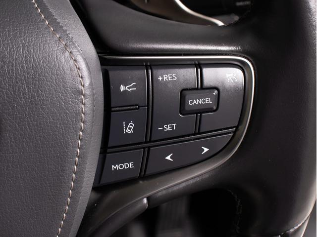 LS LS500h エグゼクティブ 後期型(禁煙車)(サンルーフ)(マークレビンソン)(リヤモニター)(レクサスセーフティシステム+A)(白本革シート)デジタルインナーミラー ハンズフリーパワートランク シーケンシャルウィンカー(11枚目)
