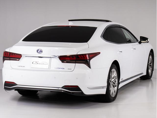 LS LS500h エグゼクティブ 後期型(禁煙車)(サンルーフ)(マークレビンソン)(リヤモニター)(レクサスセーフティシステム+A)(白本革シート)デジタルインナーミラー ハンズフリーパワートランク シーケンシャルウィンカー(24枚目)