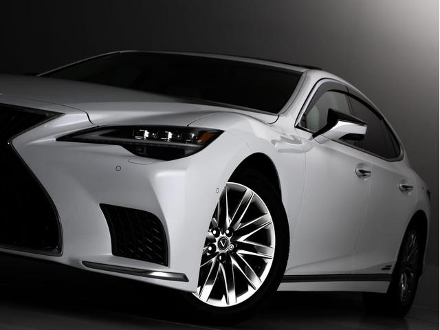 LS LS500h エグゼクティブ 後期型(禁煙車)(サンルーフ)(マークレビンソン)(リヤモニター)(レクサスセーフティシステム+A)(白本革シート)デジタルインナーミラー ハンズフリーパワートランク シーケンシャルウィンカー(30枚目)