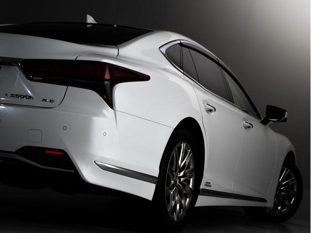 LS LS500h エグゼクティブ 後期型(禁煙車)(サンルーフ)(マークレビンソン)(リヤモニター)(レクサスセーフティシステム+A)(白本革シート)デジタルインナーミラー ハンズフリーパワートランク シーケンシャルウィンカー(31枚目)