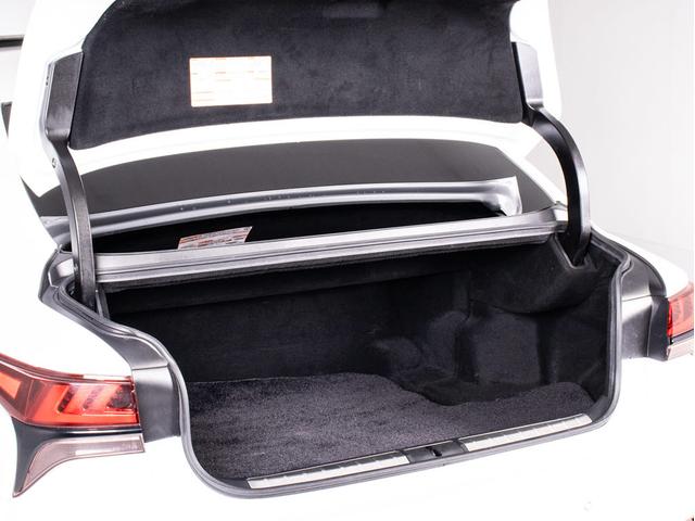 LS LS500h エグゼクティブ 後期型(禁煙車)(サンルーフ)(マークレビンソン)(リヤモニター)(レクサスセーフティシステム+A)(白本革シート)デジタルインナーミラー ハンズフリーパワートランク シーケンシャルウィンカー(39枚目)