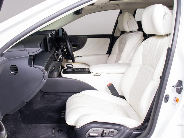 LS LS500h エグゼクティブ 後期型(禁煙車)(サンルーフ)(マークレビンソン)(リヤモニター)(レクサスセーフティシステム+A)(白本革シート)デジタルインナーミラー ハンズフリーパワートランク シーケンシャルウィンカー(44枚目)