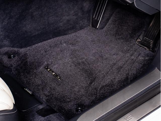 LS LS500h エグゼクティブ 後期型(禁煙車)(サンルーフ)(マークレビンソン)(リヤモニター)(レクサスセーフティシステム+A)(白本革シート)デジタルインナーミラー ハンズフリーパワートランク シーケンシャルウィンカー(53枚目)