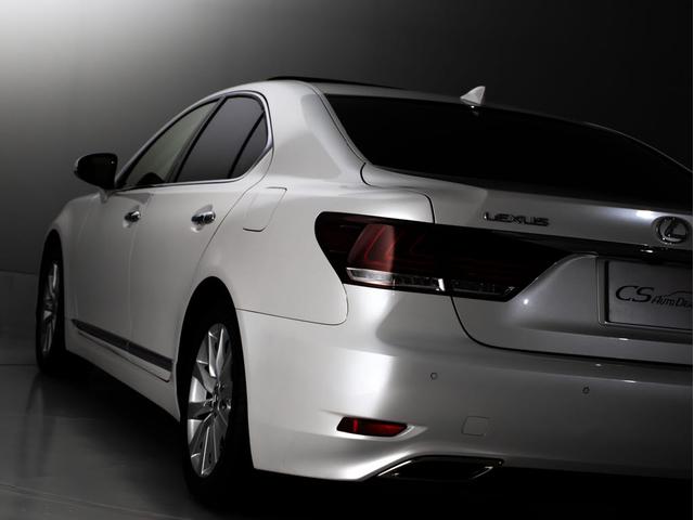 LS LS460 バージョンC Iパッケージ 後期型(サンルーフ)(黒本革シート)(3連眼LEDヘッドライト)(全画面SDマルチナビ)(点検記録簿20枚)デイライト 助手席オットマン ブルーレイ&Bluetooth対応 アルカンターラルーフ(30枚目)