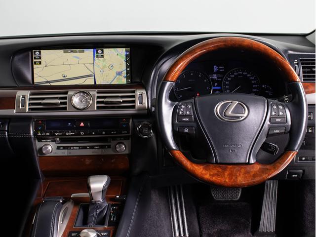 LS LS460 バージョンC Iパッケージ 後期型(サンルーフ)(黒本革シート)(3連眼LEDヘッドライト)(全画面SDマルチナビ)(点検記録簿20枚)デイライト 助手席オットマン ブルーレイ&Bluetooth対応 アルカンターラルーフ(38枚目)