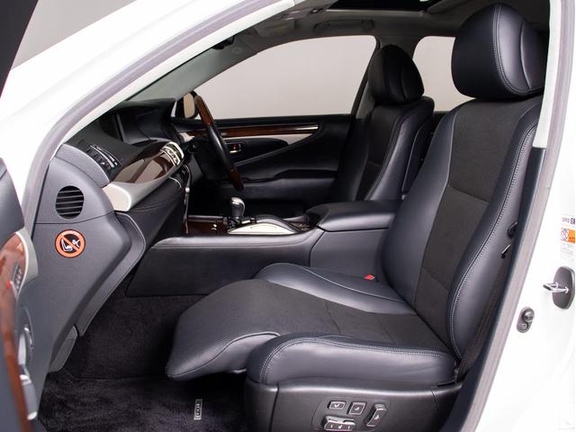 LS LS460 バージョンC Iパッケージ 後期型(サンルーフ)(黒本革シート)(3連眼LEDヘッドライト)(全画面SDマルチナビ)(点検記録簿20枚)デイライト 助手席オットマン ブルーレイ&Bluetooth対応 アルカンターラルーフ(40枚目)
