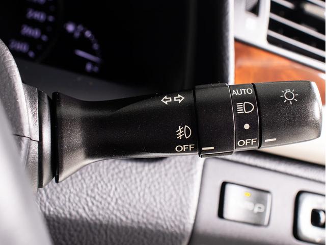 LS LS460 バージョンC Iパッケージ 後期型(サンルーフ)(黒本革シート)(3連眼LEDヘッドライト)(全画面SDマルチナビ)(点検記録簿20枚)デイライト 助手席オットマン ブルーレイ&Bluetooth対応 アルカンターラルーフ(48枚目)