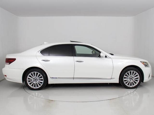 LS LS600h バージョンL (整備点検記録簿11枚)(サンルーフ)(マークレビンソン)(レーダークルーズC)(BSM)(黒本革シート)(三眼LEDヘッドライト)(後席コントロールパネル)(4WD)(シートヒーター)(エアシート)(17枚目)