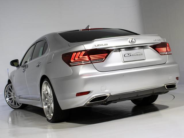 LS LS460 Fスポーツ (WALD22インチアルミ)(エイムゲインエアロ)(レッド×ブラックコンビレザーシート)(連眼LEDヘッドライト)(衝突軽減ブレーキ)レーダークルーズ クリアランスソナー 専用内外装装備 デイライト(20枚目)