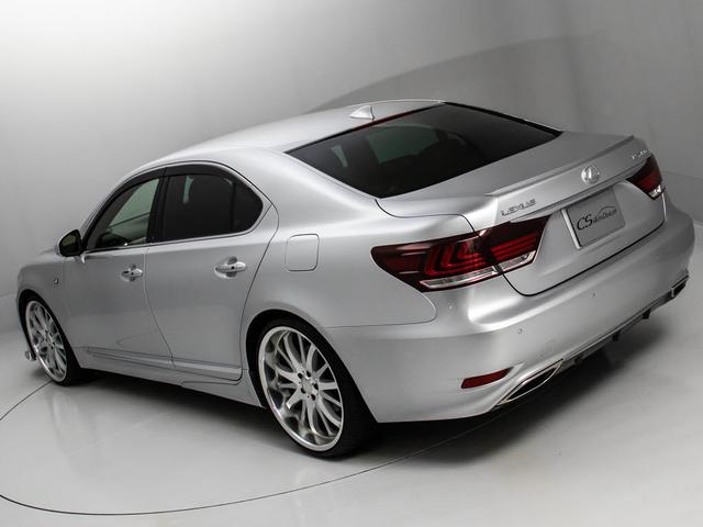 LS LS460 Fスポーツ (WALD22インチアルミ)(エイムゲインエアロ)(レッド×ブラックコンビレザーシート)(連眼LEDヘッドライト)(衝突軽減ブレーキ)レーダークルーズ クリアランスソナー 専用内外装装備 デイライト(28枚目)