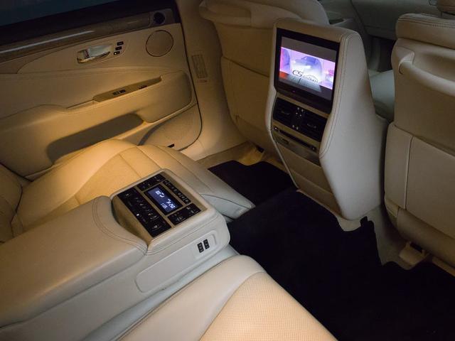 LS LS600hL エグゼクティブパッケージ (5人乗り)(マークレビンソン)(リアエンター)(メローホワイトレザー)(Fスポーツ仕様バンパー)(20インチAW)(ドライバーモニター)(レーダークルーズ)(プリクラッシュ)(LKA)(BSM)(36枚目)