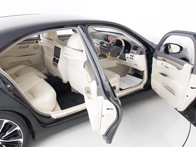 LS LS600hL エグゼクティブパッケージ (5人乗り)(マークレビンソン)(リアエンター)(メローホワイトレザー)(Fスポーツ仕様バンパー)(20インチAW)(ドライバーモニター)(レーダークルーズ)(プリクラッシュ)(LKA)(BSM)(45枚目)