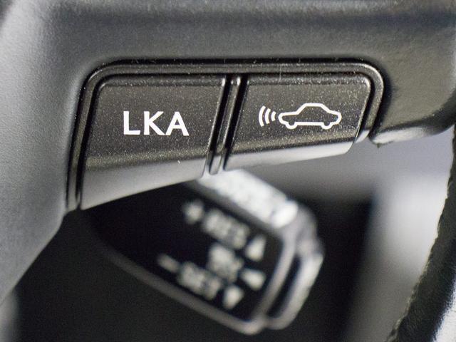 LS LS600hL エグゼクティブパッケージ 後期型(サンルーフ)(マークレビンソン)(リヤエンターモニター)(黒本革シート)(衝突軽減ブレーキ)(踏み間違い防止機能)レーダークルーズ 5人乗り BSM パワートランク 3連眼LEDヘッドライト(12枚目)