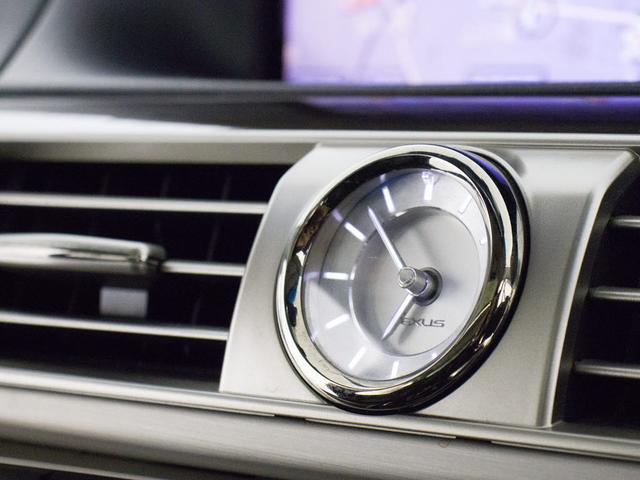 LS LS600hL エグゼクティブパッケージ 後期型(サンルーフ)(マークレビンソン)(リヤエンターモニター)(黒本革シート)(衝突軽減ブレーキ)(踏み間違い防止機能)レーダークルーズ 5人乗り BSM パワートランク 3連眼LEDヘッドライト(50枚目)