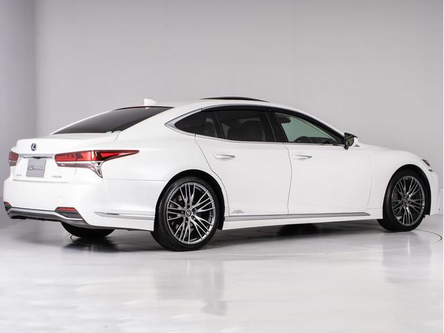 LS LS500h エグゼクティブ (サンルーフ)(マークレビンソン)(リヤモニター)(白本革シート)(TRD21インチアルミ)(レクサスセーフティシステム+A)パノラミックビュー デジタルインナーミラー ハンズフリーパワートランク(22枚目)