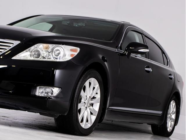 ＬＳ ＬＳ４６０Ｌ　（サンルーフ）（黒本革シート）（衝突軽減ブレーキ）（レーダークルーズコントロール）パーキングアシスト　Ｂｌｕｅｔｏｏｔｈ対応　クリアランスソナー　パワートランク　ＨＤＤマルチナビ　カラーバックカメラ（17枚目）