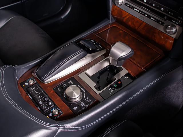 ＬＳ ＬＳ６００ｈＬ　エグゼクティブパッケージ　後期型　４人乗り（マークレビンソン）（リヤエンターモニター）（黒本革シート）連眼ＬＥＤヘッドライト　衝突軽減ブレーキ　ドライバーズモニター　レーダークルーズ　レーンキープ　４ＷＤ　本革ダッシュボード（46枚目）