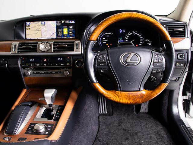 ＬＳ ＬＳ６００ｈ　バージョンＣ　Ｉパッケージ　後期型（禁煙車）（サンルーフ）（黒本革シート）（衝突軽減ブレーキ）（４ＷＤ）（ドライバーズモニター）レーンキープアシスト　前後プリクラッシュ　パワートランク　ＢＳＭ　オットマン　ＨＤＤマルチナビ（32枚目）