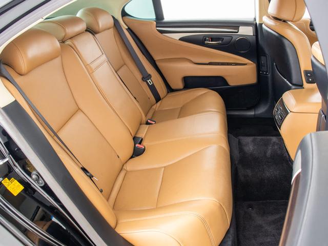 ＬＳ ＬＳ６００ｈ　バージョンＣ　Ｉパッケージ　後期型（サンルーフ）（ブラウンレザーシート）（モデリスタ）（４ＷＤ）（前後プリクラッシュ）（レーンキープアシスト）（ドライバーズモニター）レーダークルーズ　パワートランク　ＢＳＭ　クリアランスソナー（35枚目）