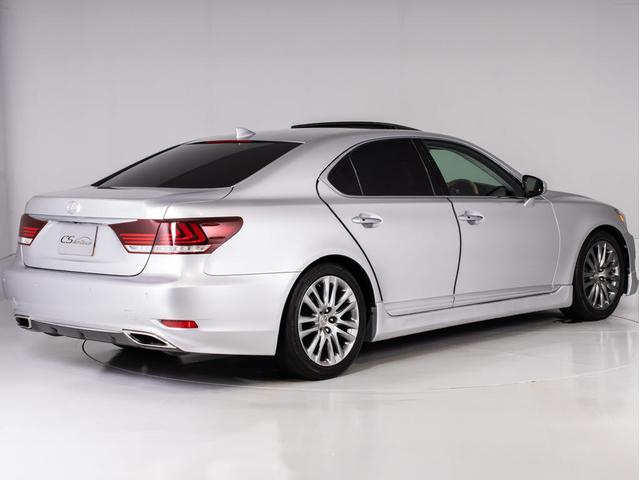 ＬＳ ＬＳ４６０　バージョンＬ　後期型（禁煙車）（マークレビンソン）（サンルーフ）（フルエアロ）（黒本革シート）（点検記録簿１０枚）（連眼ＬＥＤヘッドライト）パワートランク　デイライト　後席ＶＩＰ　ＨＤＤマルチ　クリアランスソナー（18枚目）