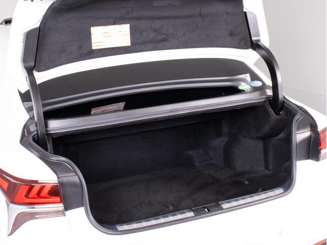 ＬＳ ＬＳ５００ｈ　エグゼクティブ　（禁煙車）（サンルーフ）（白本革シート）（ＡＷＤ）（マークレビンソン）（後席モニター）（レクサスセーフティシステム＋Ａ）記録簿１１枚　パノラミックビュー　ハンズフリーパワートランク　デジタルインナー（38枚目）