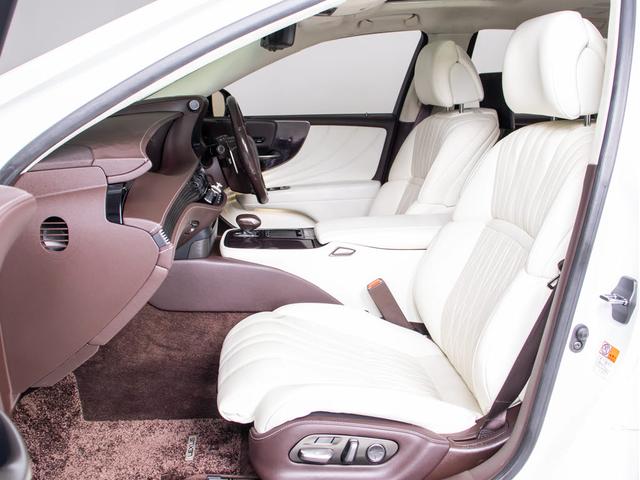 ＬＳ ＬＳ５００ｈ　エグゼクティブ　（禁煙車）（サンルーフ）（白本革シート）（ＡＷＤ）（マークレビンソン）（後席モニター）（レクサスセーフティシステム＋Ａ）記録簿１１枚　パノラミックビュー　ハンズフリーパワートランク　デジタルインナー（42枚目）