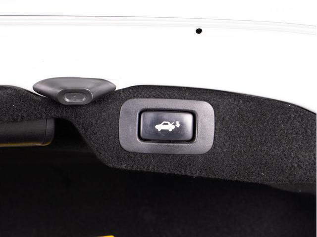 ＬＳ ＬＳ６００ｈ　Ｆスポーツ　後期型（禁煙車）（サンルーフ）（白本革シート）（衝突軽減ブレーキ）（レーンキープアシスト）レーダークルーズ　パワートランク　クリアランスソナー　専用インテリア＆エクステリア　ドライバーズモニター（10枚目）