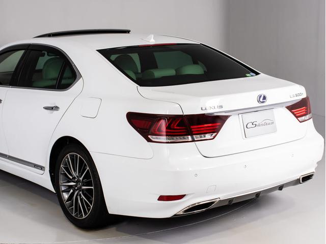 ＬＳ ＬＳ６００ｈ　Ｆスポーツ　後期型（禁煙車）（サンルーフ）（白本革シート）（衝突軽減ブレーキ）（レーンキープアシスト）レーダークルーズ　パワートランク　クリアランスソナー　専用インテリア＆エクステリア　ドライバーズモニター（23枚目）
