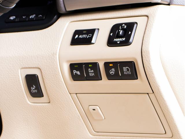 �N���A�����X�\�i�[���t���Ă��܂��I�t�����g�����A�ɃZ���T�[������A��Q���ɋ߂Â��ƌx��������h���C�o�[�ւ��m�点�I�������֗��Ȑl�C�����ł��I�I