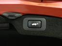 スイッチ操作でトランクリッドの自動開閉が行えます。電子キー本体のワイヤレス機能や運転席のスイッチからでもオープン操作が可能です!高級車ならではの快適装備です!!