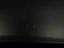 ヘッドアップ・ディスプレイ(HUD)現在のスピードや、前方の車線情報など、運転に必要な情報を、目の前のウインドウガラスに表示する機能です。これにより、目線の移動が少なく済み、安全です。