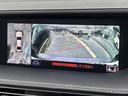 パノラミックビューモニターを装備!上から車両を見下ろしたような映像をナビ画面に表示できます。車両前後左右に搭載した4つのカメラ映像を継ぎ目なく合成!目視では見えない部分もリアルタイムで見れます。